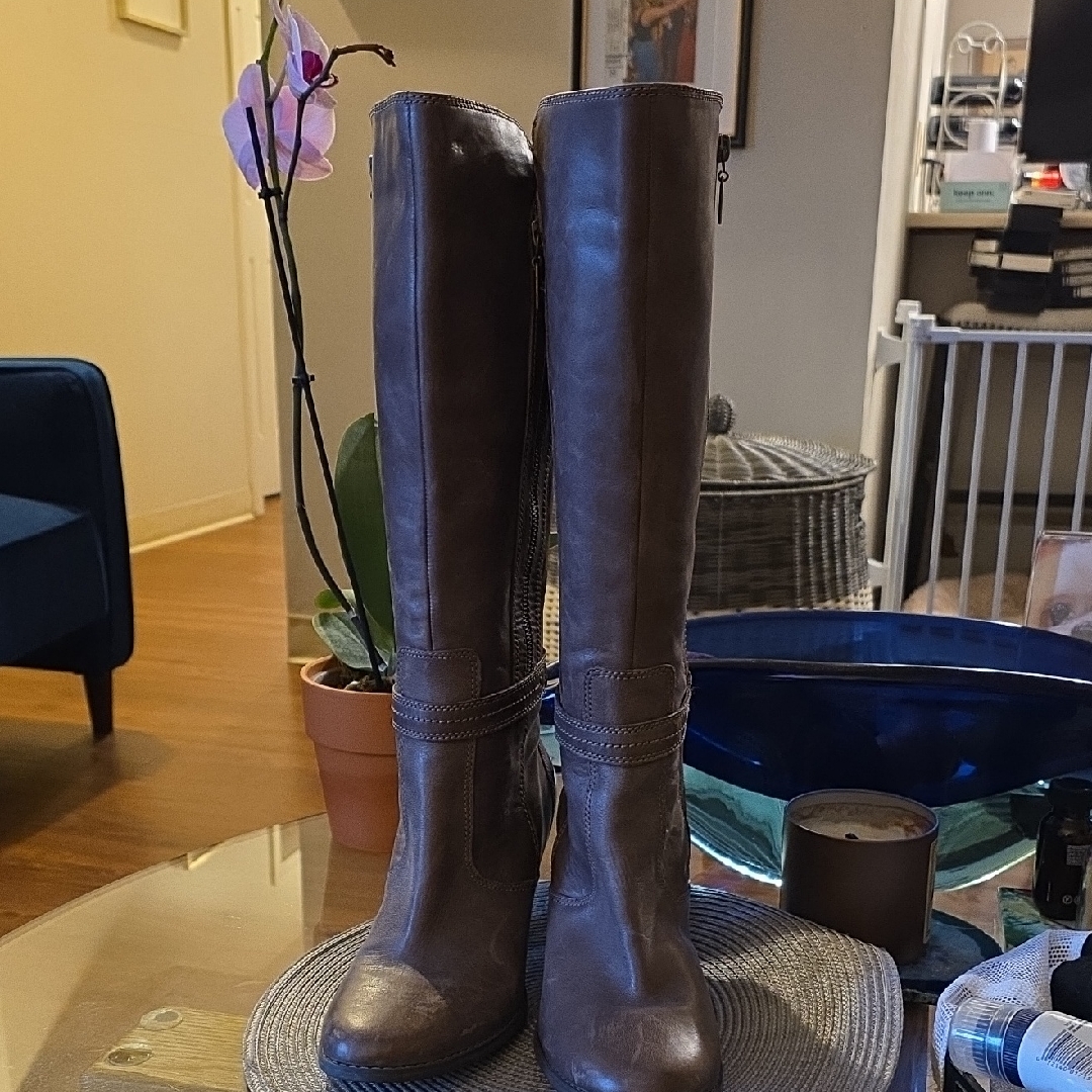 Clarks Brown Leather/Suede Riding Boots. A-6